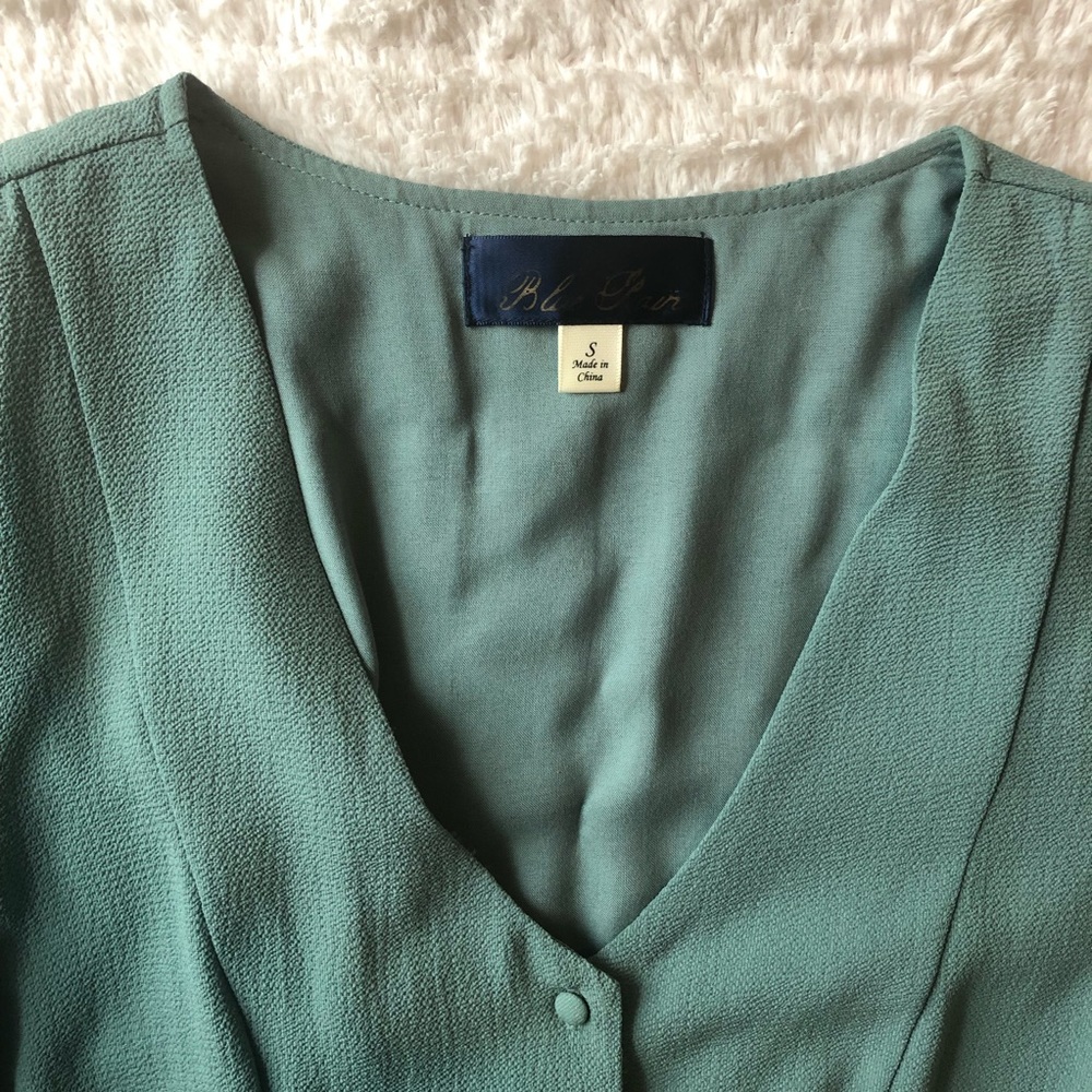 Green dress - Picture 2 of 8